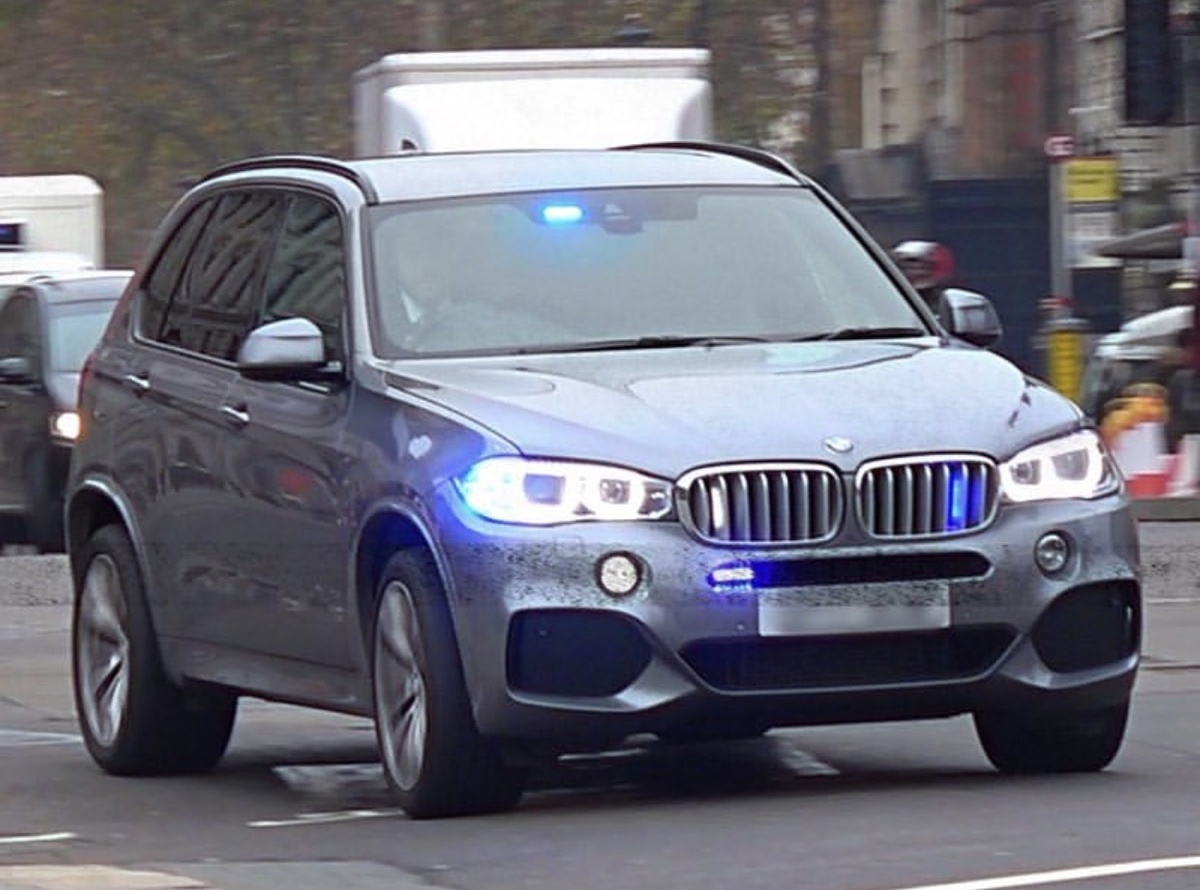 Вот такой BMW может тебя "заводить" на покатушки. 