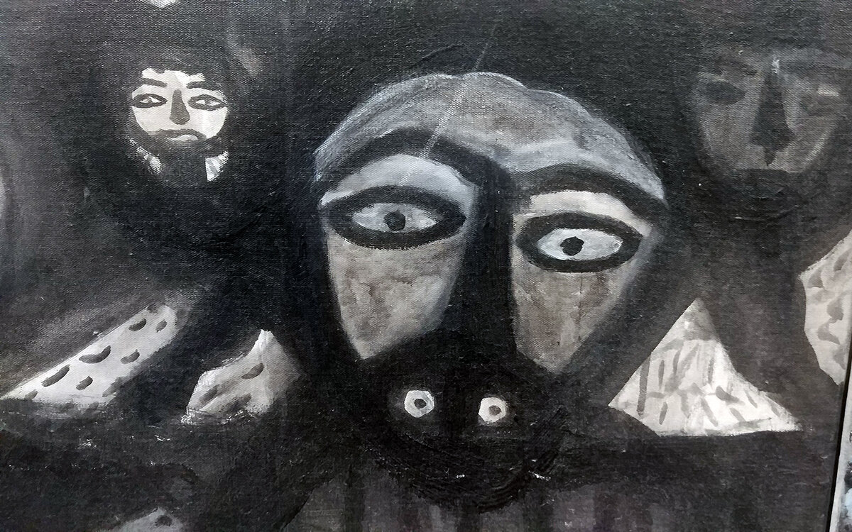 

Огромное количество православной символики, ликов Иисуса, крестов. Как это сочетается с атеистическим прошлым большей части общества, художник разобраться до конца не смог.
