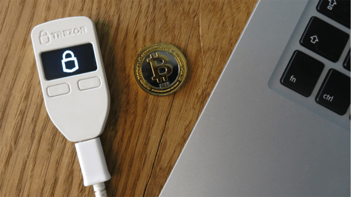 Как открыть криптокошелек. Холодный криптокошелек Trezor. Трезор криптокошелек. Аппаратный кошелек для криптовалюты Trezor. Холодный кошелек для криптовалюты Trezor