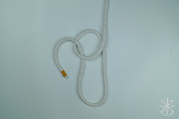 Как вязать королевский узел - шаг 2