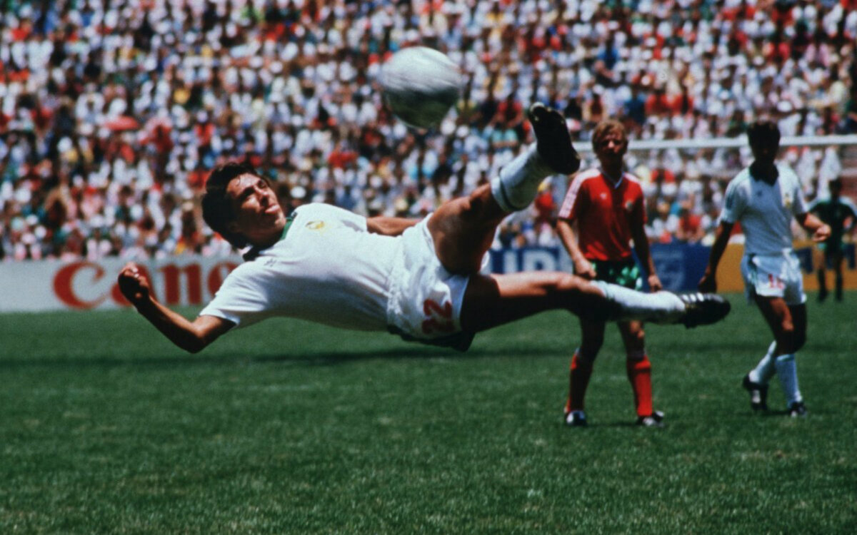 Мануэль Негрете, автор самого красивого гола в истории чемпионатов мира по версии FIFA