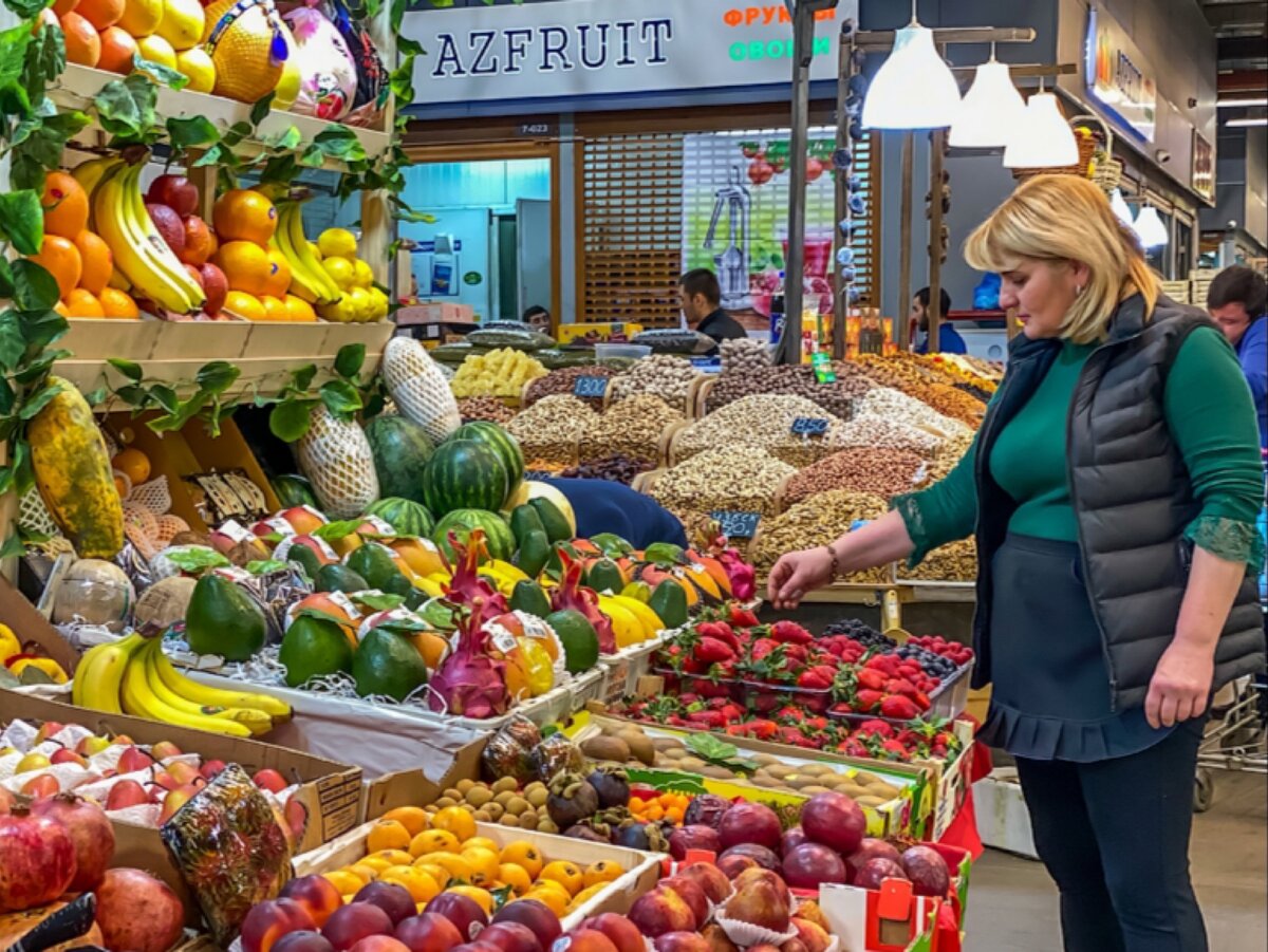 Рынок где продают. Овощной рынок. Овощи на рынке. Фруктовый рынок. Оптовый рынок овощей и фруктов.