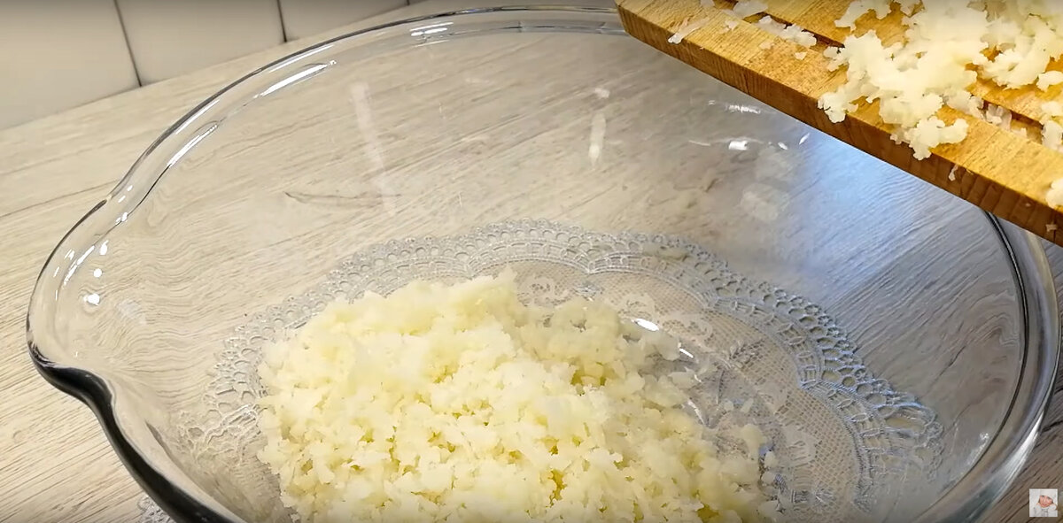 Смешал и готово! Полезный завтрак с овощами, зеленью и сыром за 15 минут