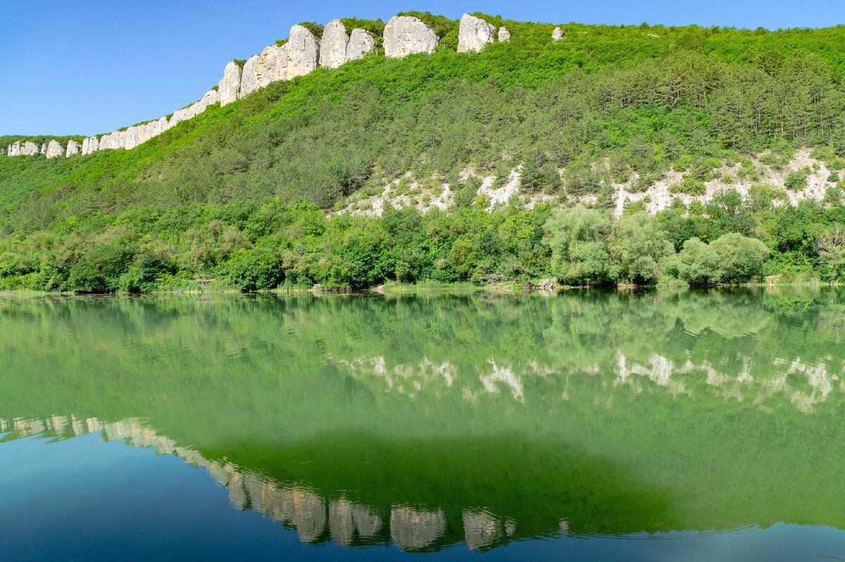 Озеро мангуп кале в крыму фото