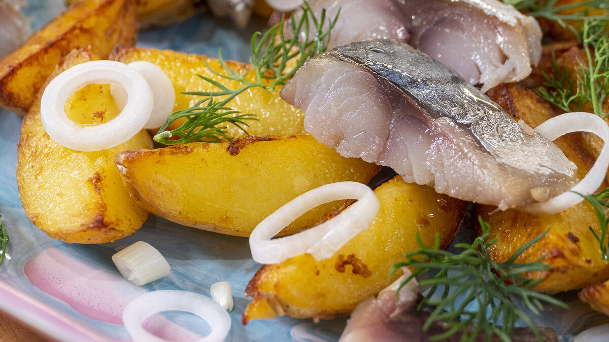 Картофель со скумбрией