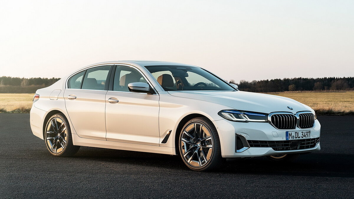 Фото БМВ 5 серии 2021