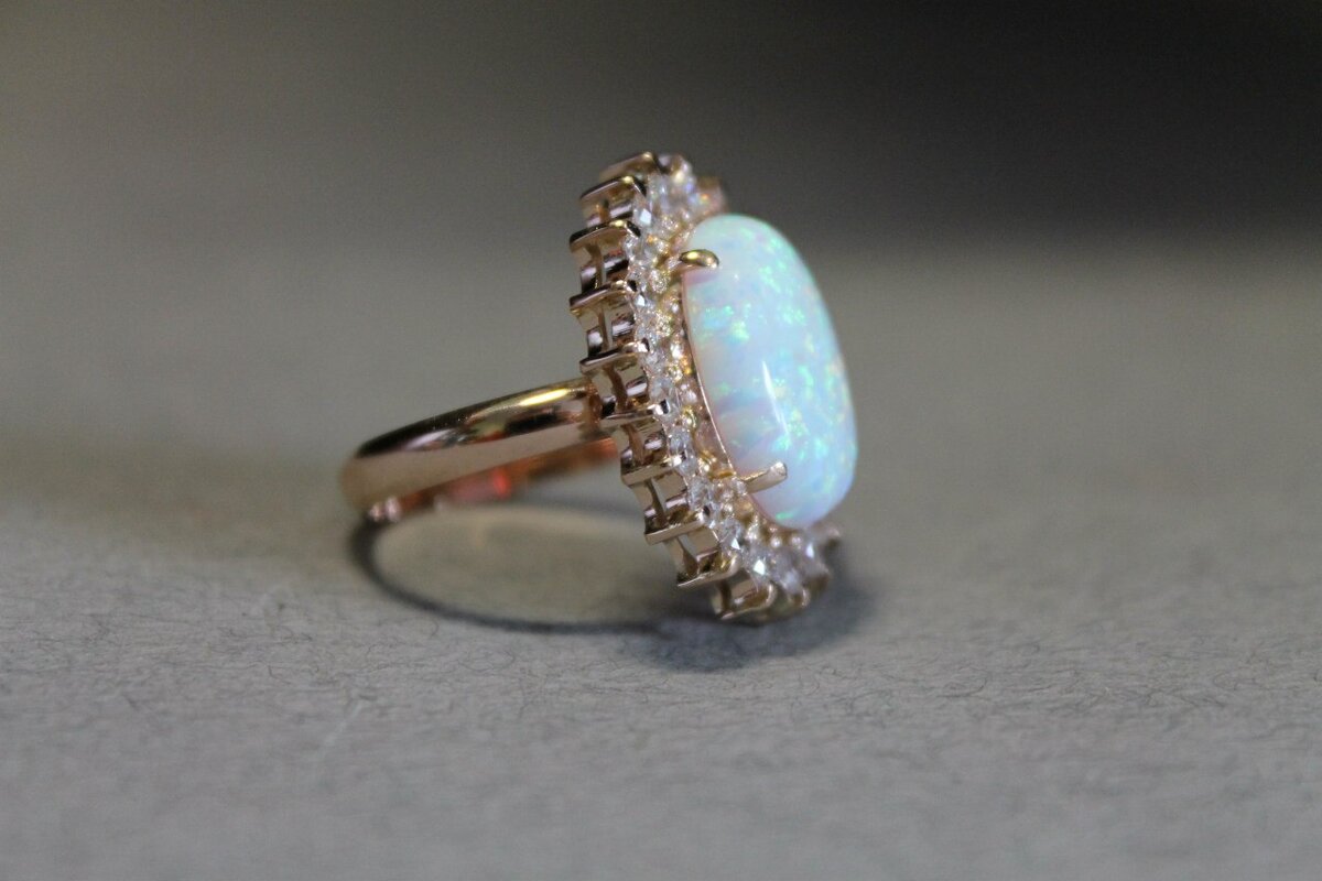 Кольцо с опалом