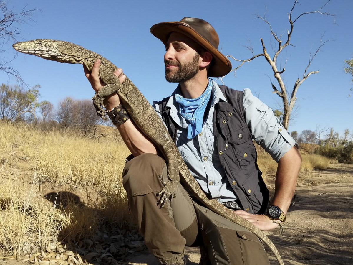Мужик, отпусти пжлст. Мне некомфортно(