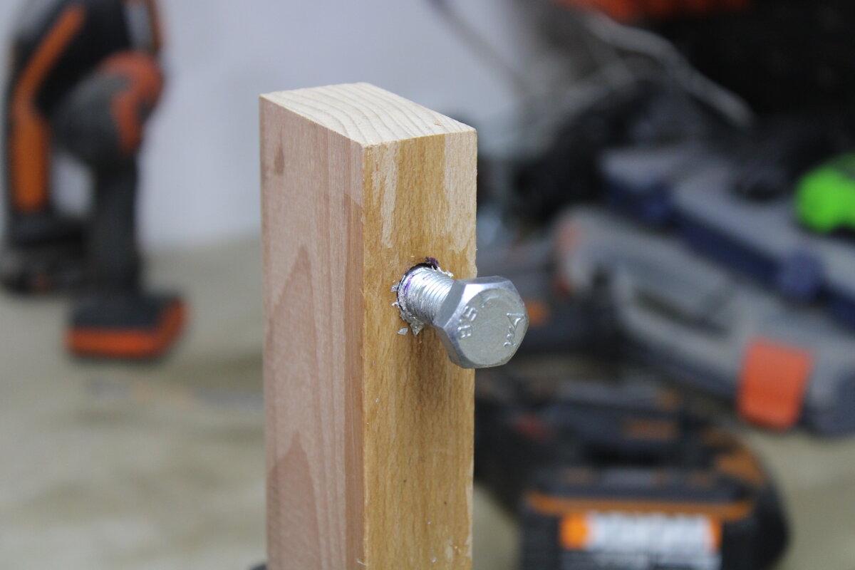 Как закрутить болт в кирпич, бетон или дерево по резьбе, проверенная ...