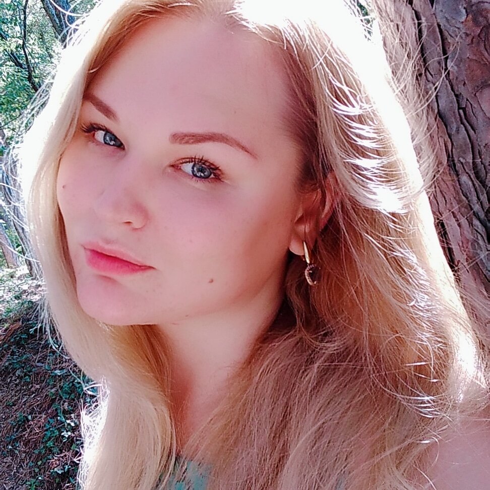 На фото автор статьи Ульяна Успенская