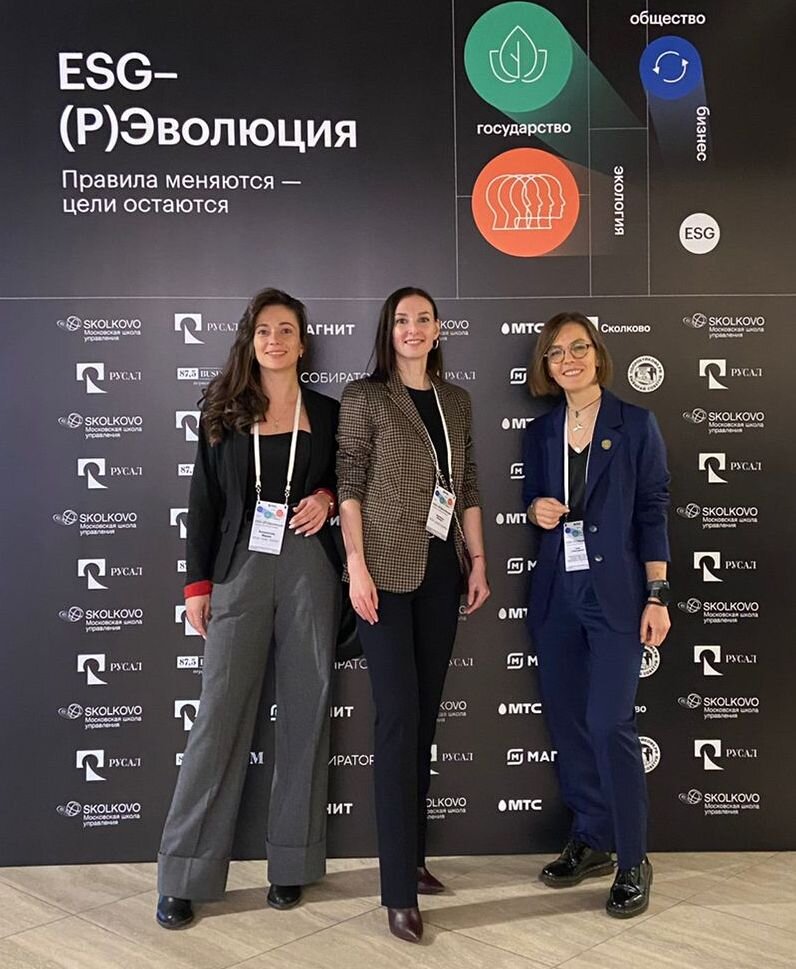 Управляющий партнер Адвокатского бюро г. Москвы "Щеглов и партнеры", адвокат Юлия Лялюцкая с  представителями Бюро НДТ