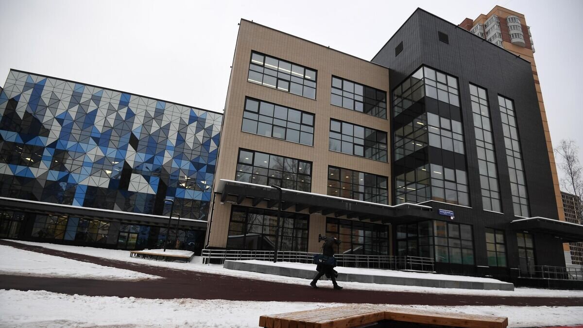    Здание строящейся школы №158 на 1 900 мест в районе Левобережный в Москве© РИА Новости / Кирилл Каллиников