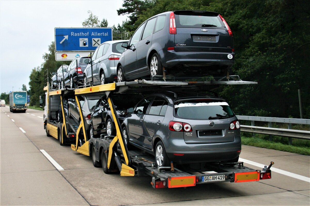    Как привезти машину из-за границы: своим ходом, автовозом, паромом или поездом? a.feshin@5koleso.ru