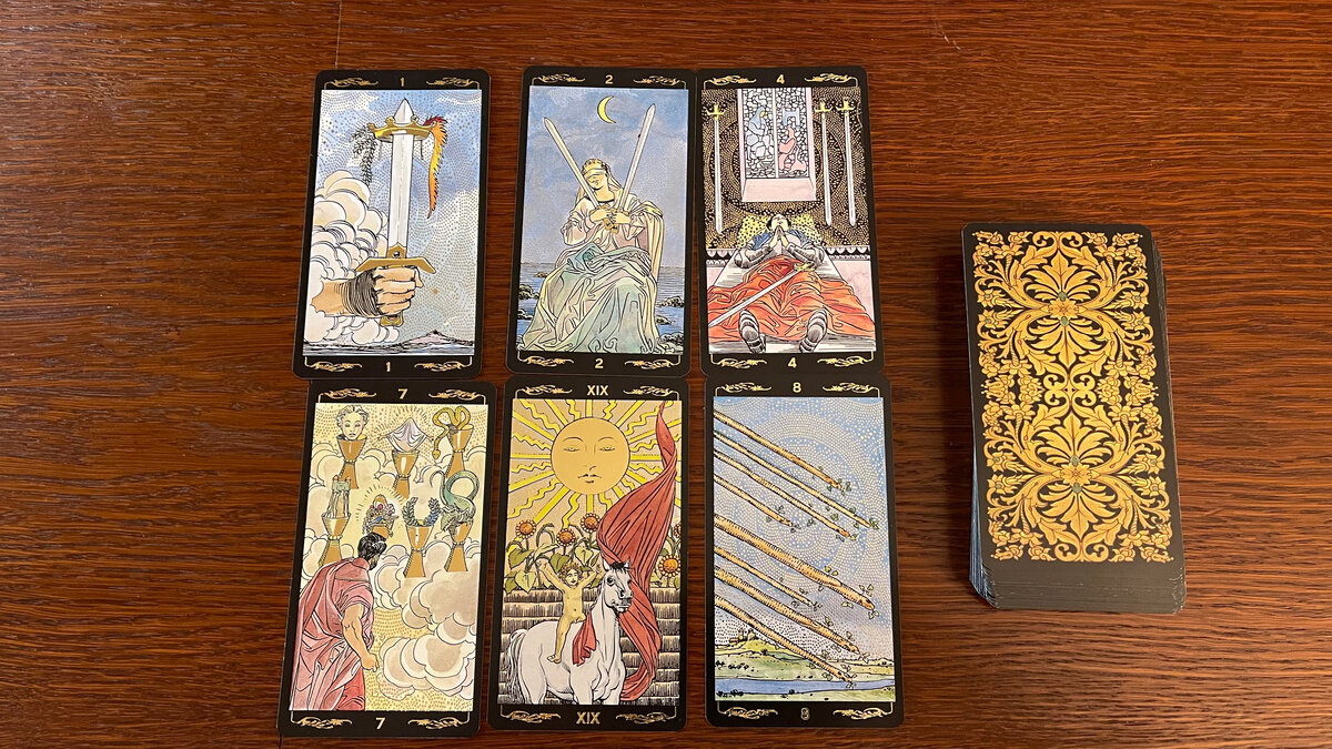 Фото автора канала Расклады на Таро.Екатерина