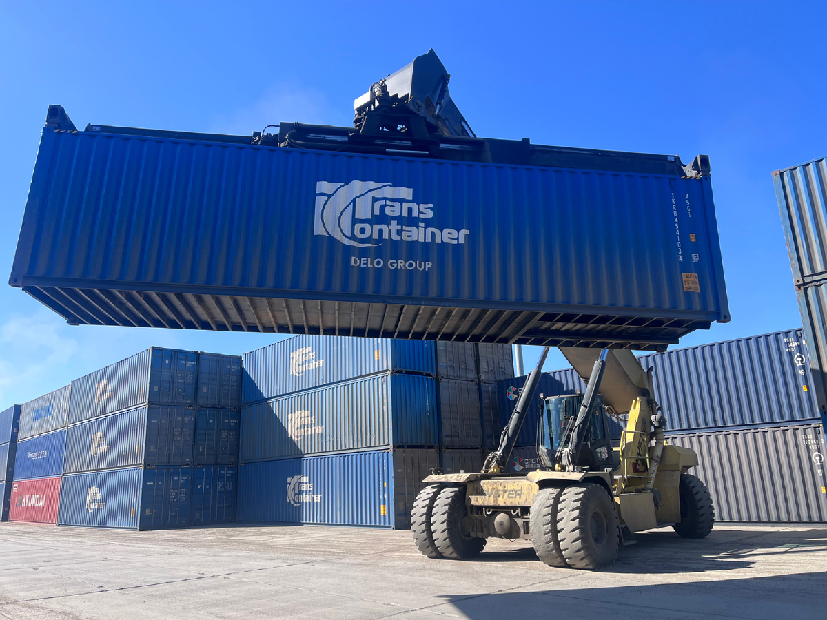 Моя фотография пришедшего контейнера с моим товаром