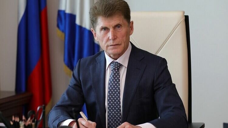     Губернатор Приморского края Олег Кожемяко поздравил жителей региона с Днём Конституции. Как известно, он отмечается 12 декабря.