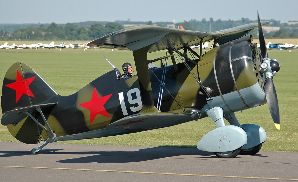 Автор фотографии:  Kogo  
Подробнее о фотографии: https://commons.wikimedia.org/wiki/File:Polikarpov_I-15bis.jpg