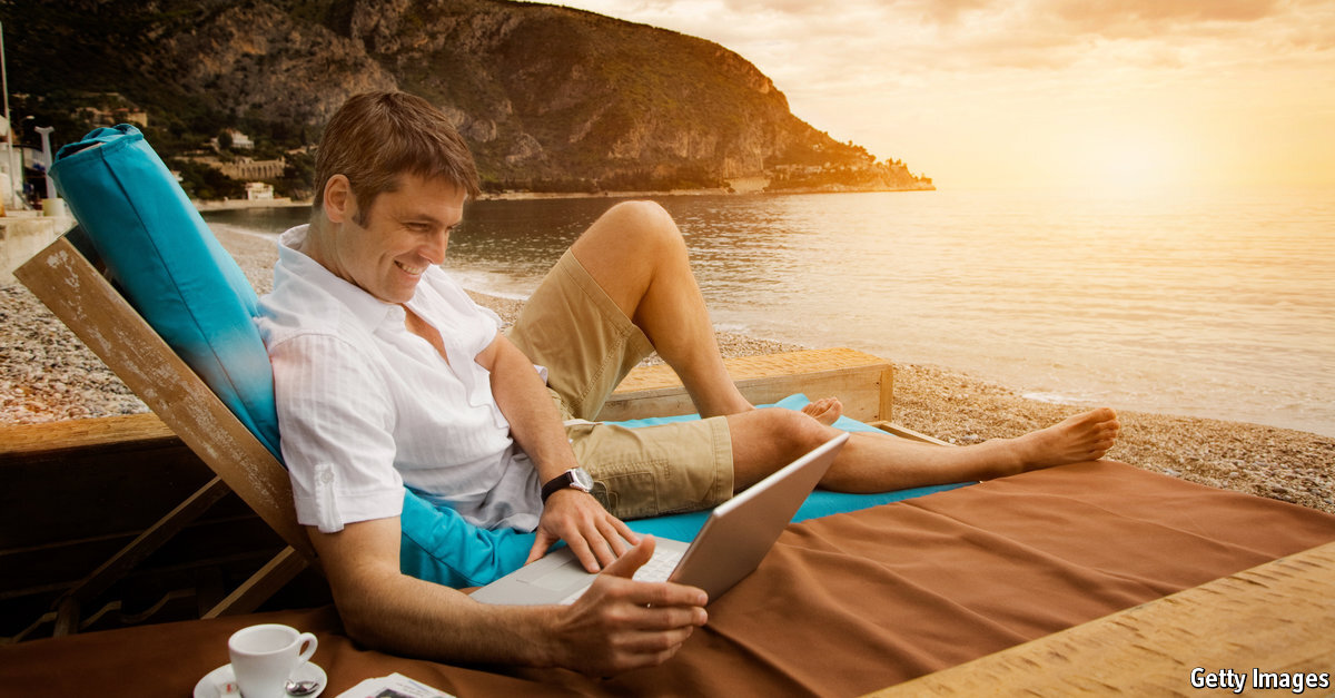 мужчина на природе. заниматься любимым делом картинки. работа из любой точки мира. спортивные пары. страсть в отношениях.