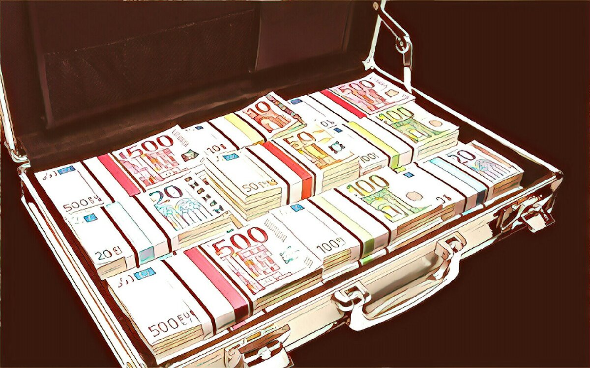 Много денег в чемодане