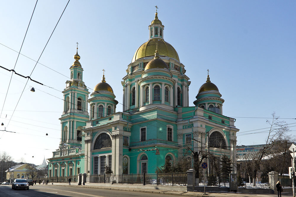 История богоявленского собора. Храм Елоховский собор. Богоявленский Елоховский собор в Москве. Богоявленский Патриарший собор в Москве. Собор Богоявления в Елохове.