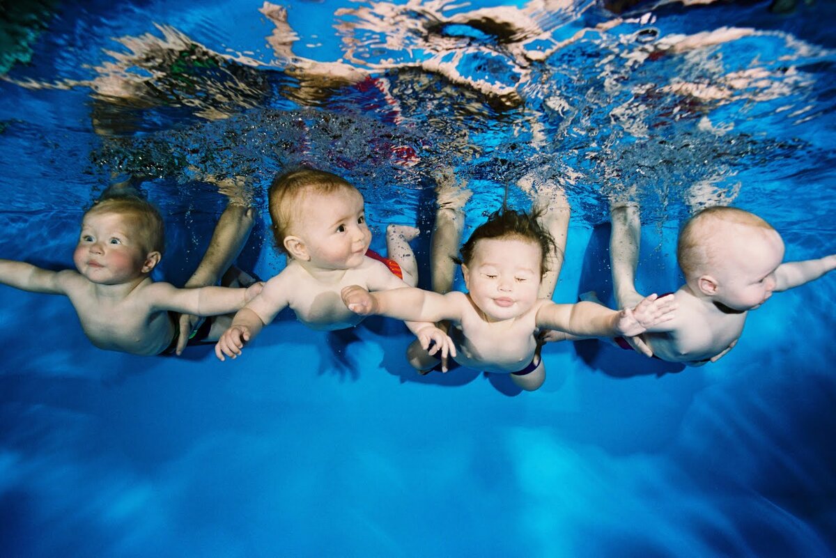 фото плавание в бассейне дети