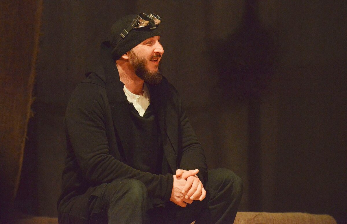 Гагарина ставрополь. Альтернативный театр ставрополь на гагарина. Единственный наследник спектакль ставрополь. Театр на гагарина ставрополь. Театр на гагарина ставрополь.