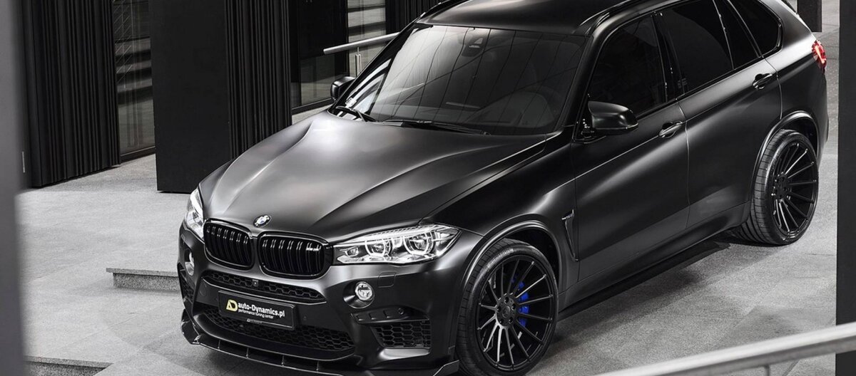 Несмотря на вес почти в 2,5 тонны, "раскачанный" кроссовер показывает отличные результаты