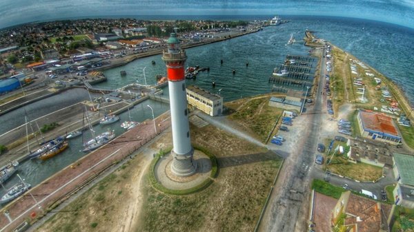 Вид с высоты птичьего полета на родину кальвадоса – Нормандию