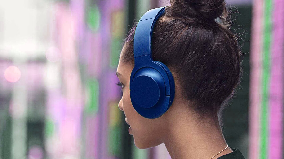 Музыка может создать настроение, книга создаст личность.