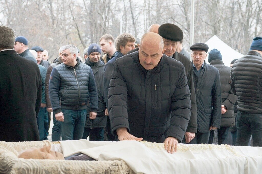 Странные предметы на улице. Новости в мире сегодня свежие события дзен. Сослан андиев смерть. Новости в мире сегодня свежие события дзен. Турчак днр.