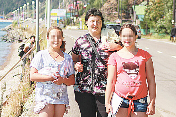 фото: Из личного архива«Она была нам как дочь». Вика (слева), Алена и Лера на отдыхе. Все веселые и довольные.