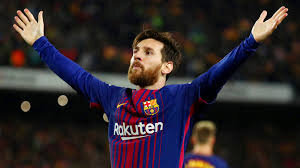 ​​Месси обошел Роналду по количеству голов за один клуб в ЛЧ 
Нападающий "Барселоны" Лионель Месси стал рекордсменом Лиги чемпионов по голам за один клуб, сообщает Squawka Football‏..

Вчера команда аргентинца одержала победу над ПСВ 2:1, а открыл счет как раз Месси. Этот гол стал для 31-летнего футболиста 106 в футболке каталонского клуба в ЛЧ. По этому показателю он опередил Криштиану Роналду, у которого 105 голов за "Реал" в чемпионской лиге.

Заметим, что в составе "Барсы" в Лиге чемпионов Месси провел 128 игр, забил 106 голов и четырежды выигрывал главный трофей турнира.