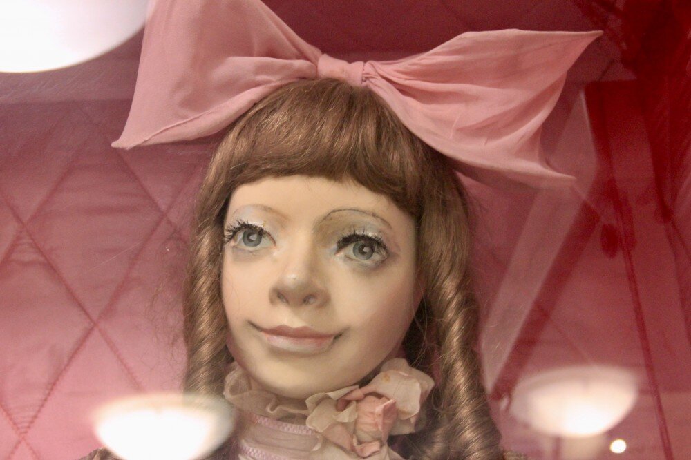 Выставка масленичных кукол в ярославле 2021. Вести кукла. Кукла добрых вестей «валдайский колокольчик». Вести кукла. Три толстяка кукла наследника тутти.