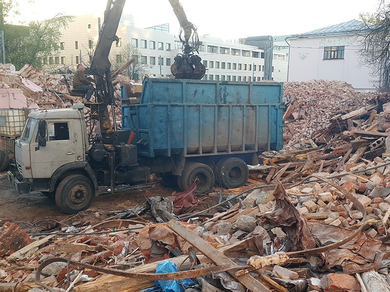 Вывоз строительных отходов. Фото: http://zempodryad.ru.