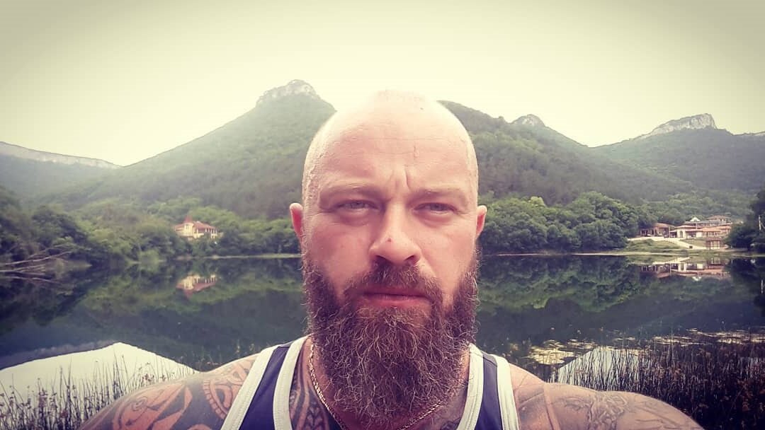 Многим из нас хотя бы раз в жизни приходилось попадать в нелепые ситуации.Это можно назвать невезением, но удача была рядом и в последний момент, что-то пошло не так.