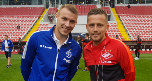 

Хозяева начали активнее, но «Динамо» - предметнее. В первой же атаке Юсупов имел уйму пространства и времени в чужой опорной зоне, но смазанный выстрел полузащитника легко снял Максименко. За первые десять минут «красно-белые» ответили только слаломом Гулиева, который почти прошёл на ударную позицию через троих соперников.
