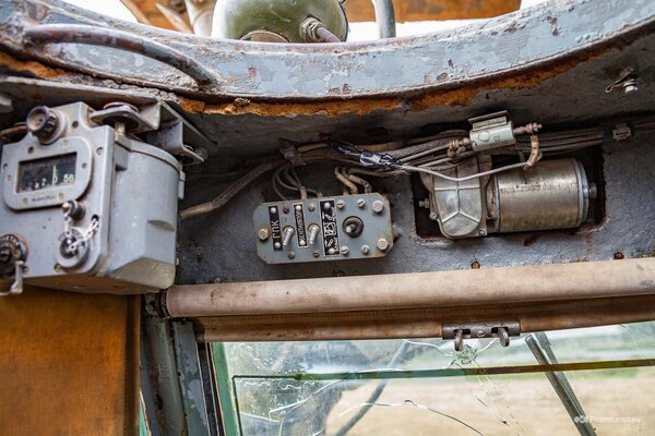 Как выглядит внутри инженерный танк БАТ-2 ???