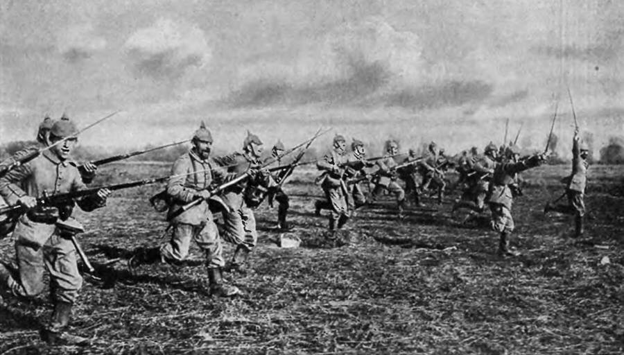 Атака германской пехоты.