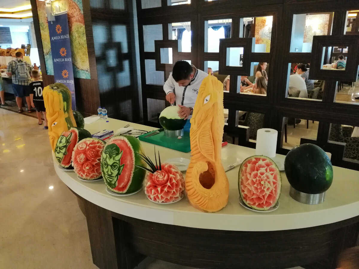 Иногда для гостей устраивали такую красоту 