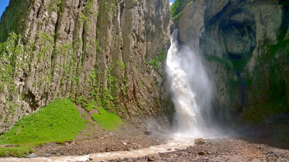 Каракая Су водопад КБР