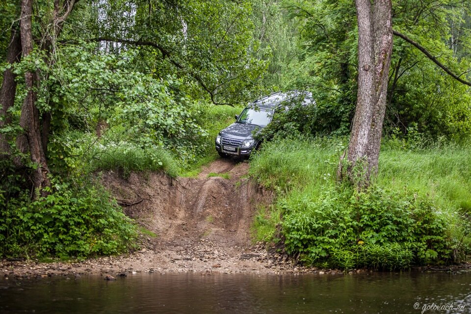 Покатался на Mitsubishi Pajero IV. Вот какие выводы я сделал. Конечно, многие не согласятся, но всё же ???