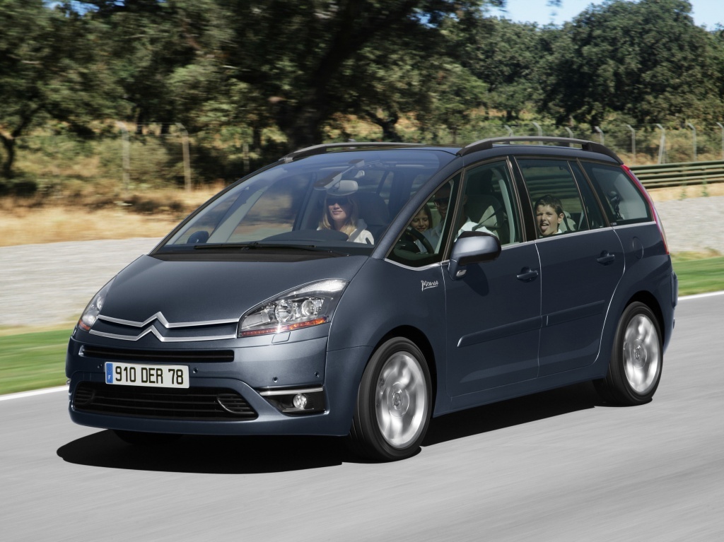 Citroen Grand C4 Picasso. Фотография взята с сервиса Яндекс Картинки