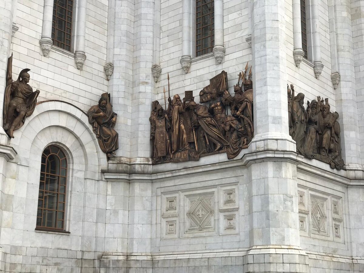 Фрагменты современного фасада