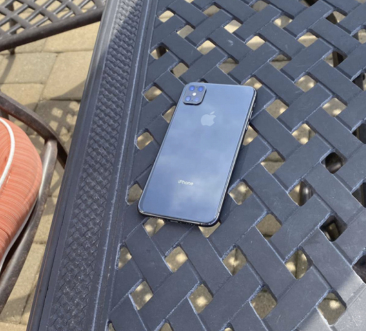 Слитый iPhone 12
