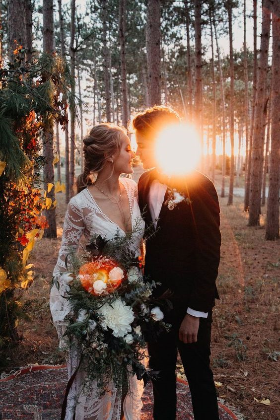 https://aandbebridalshop.com/styled-shoots/2018/4/24/enchanting-woodsy-elopement-inspo-nicole-castonguay-photo