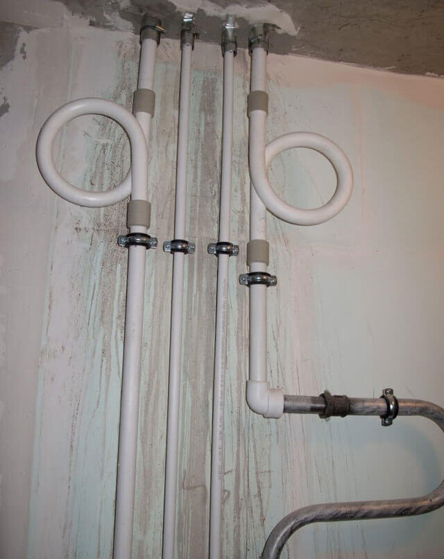 Компенсатор сильфонный ксо 25-16-50. Схема компенсатора для полипропиленовых труб. Компенсатор паровой трубы. Петлеобразный компенсатор для полипропиленовых труб. Компенсатор в системе отопления.