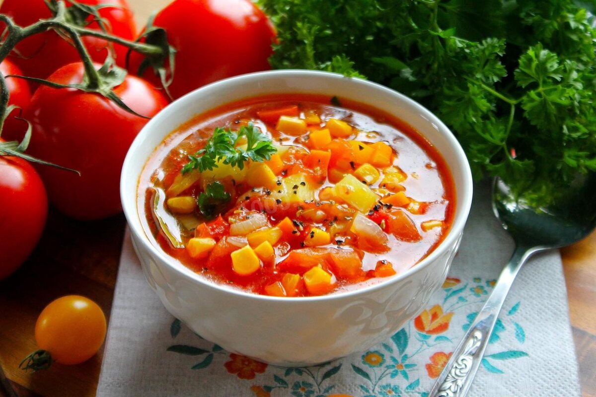 Кахвацутюн. Овощной суп с томатами и кукурузой. Томатный суп с кукурузой. Томатный суп с моцареллой. Овощной суп с помидорами фото