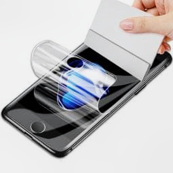 Самым очевидным достоинством является отличная прозрачность, обеспечивающая высокое качество изображения. Также гидрогель легко клеится на поверхность экрана смартфона. Обычно такая процедура занимает несколько минут, и, в отличие от обычной пленки, вероятность образования воздушных пузырьков минимальна.