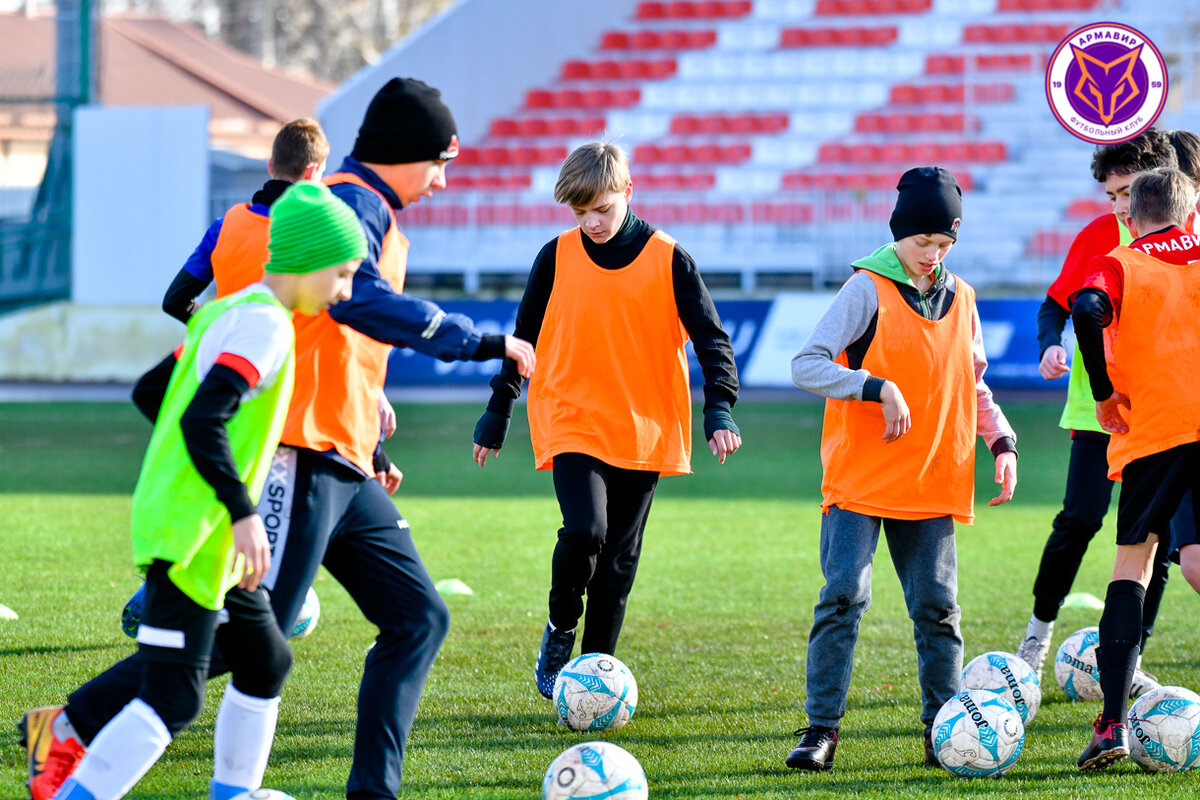 локомотив (футбольный клуб, москва). футбольные команды энгельса. фк сочи игроки 2023. фк краснодар 2009. фк локомотив москва 2011.