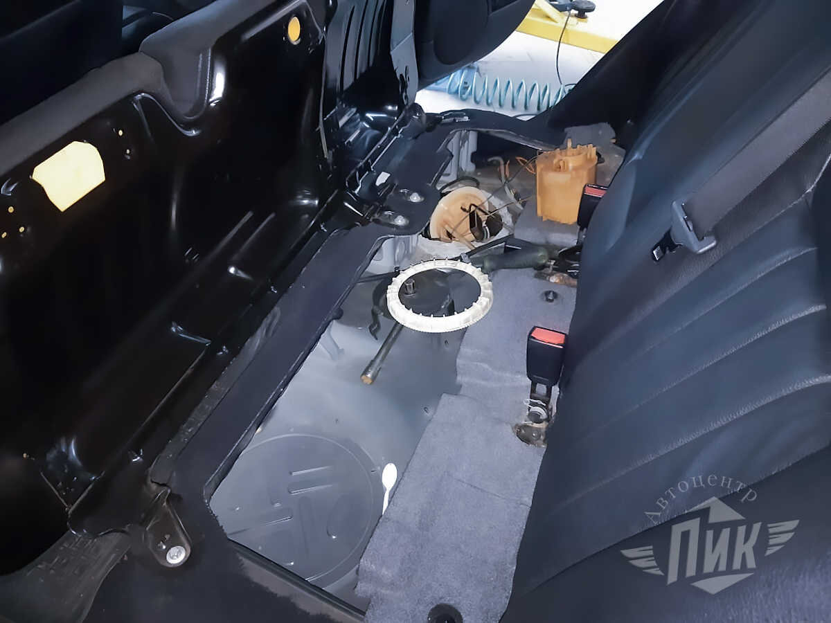 Процесс замены насоса